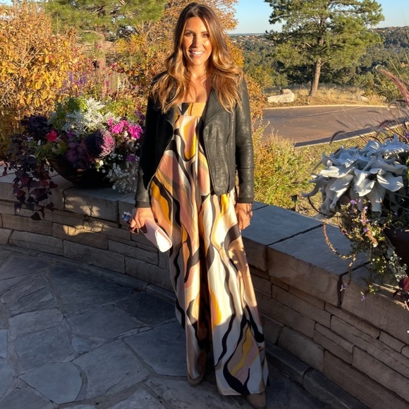 Elegant Multicolor Strapless Romper- size SMALL - Picture 2 of 11